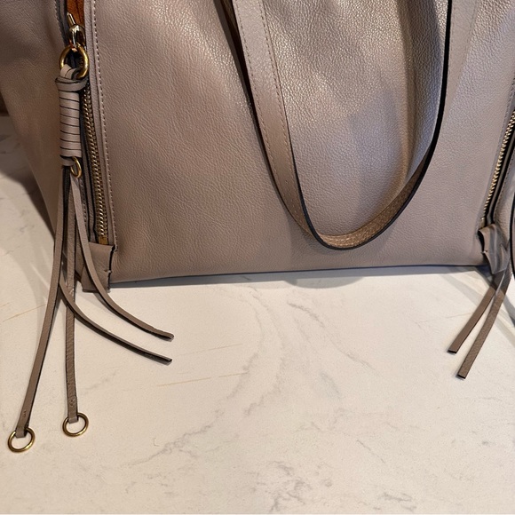 Chloe Smooth Calfskin Medium Milo Shopping Tote Motty Grey - Picture 4 of 16